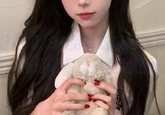 91免费吃瓜网苹果版是让你吃瓜，还是让你忍不住吐槽的工具？